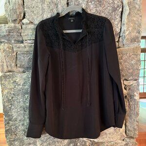ANN TAYLOR LONG SLEEVE BLACK BLOUSE - VELVET TIE; LACE COLLAR/TOP SIZE MED/TALL